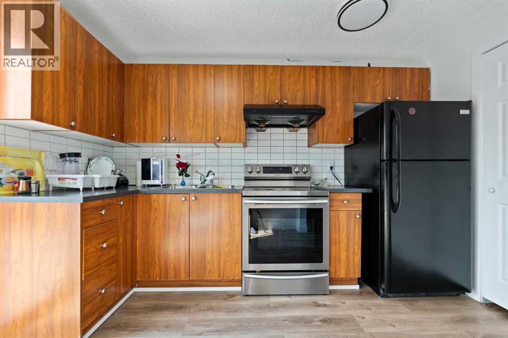 Single Family House for Sale in  Pinecliff Close NE Pineridge Calgary 