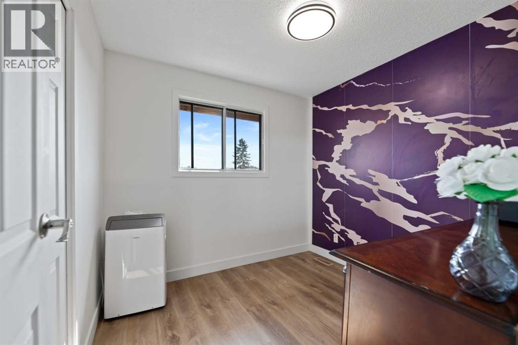 Single Family House for Sale in  Pinecliff Close NE Pineridge Calgary 