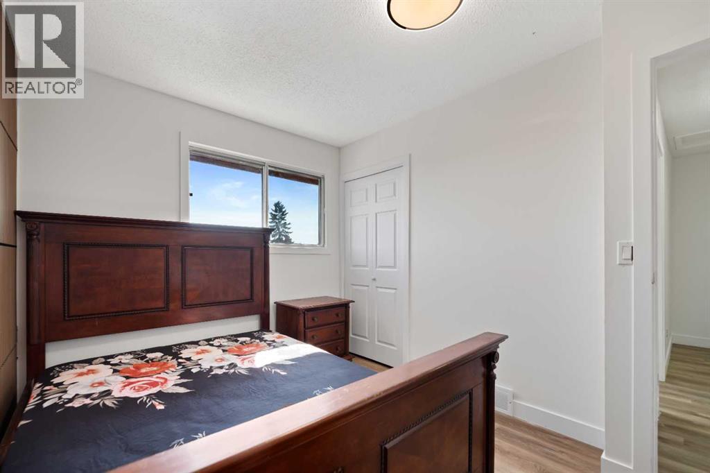 Single Family House for Sale in  Pinecliff Close NE Pineridge Calgary 