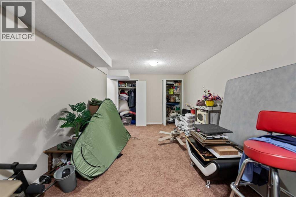 Single Family House for Sale in  Pinecliff Close NE Pineridge Calgary 