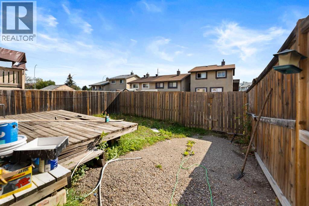 Single Family House for Sale in  Pinecliff Close NE Pineridge Calgary 