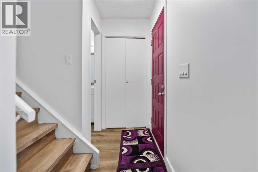 Single Family House for Sale in  Pinecliff Close NE Pineridge Calgary 