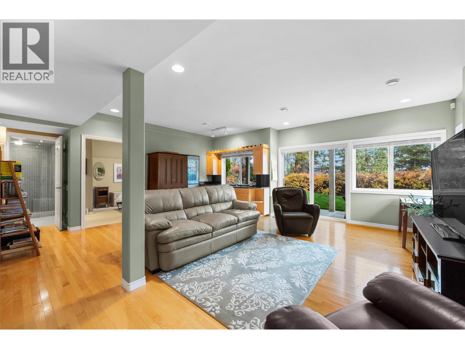  937 Skeena Court, Kelowna