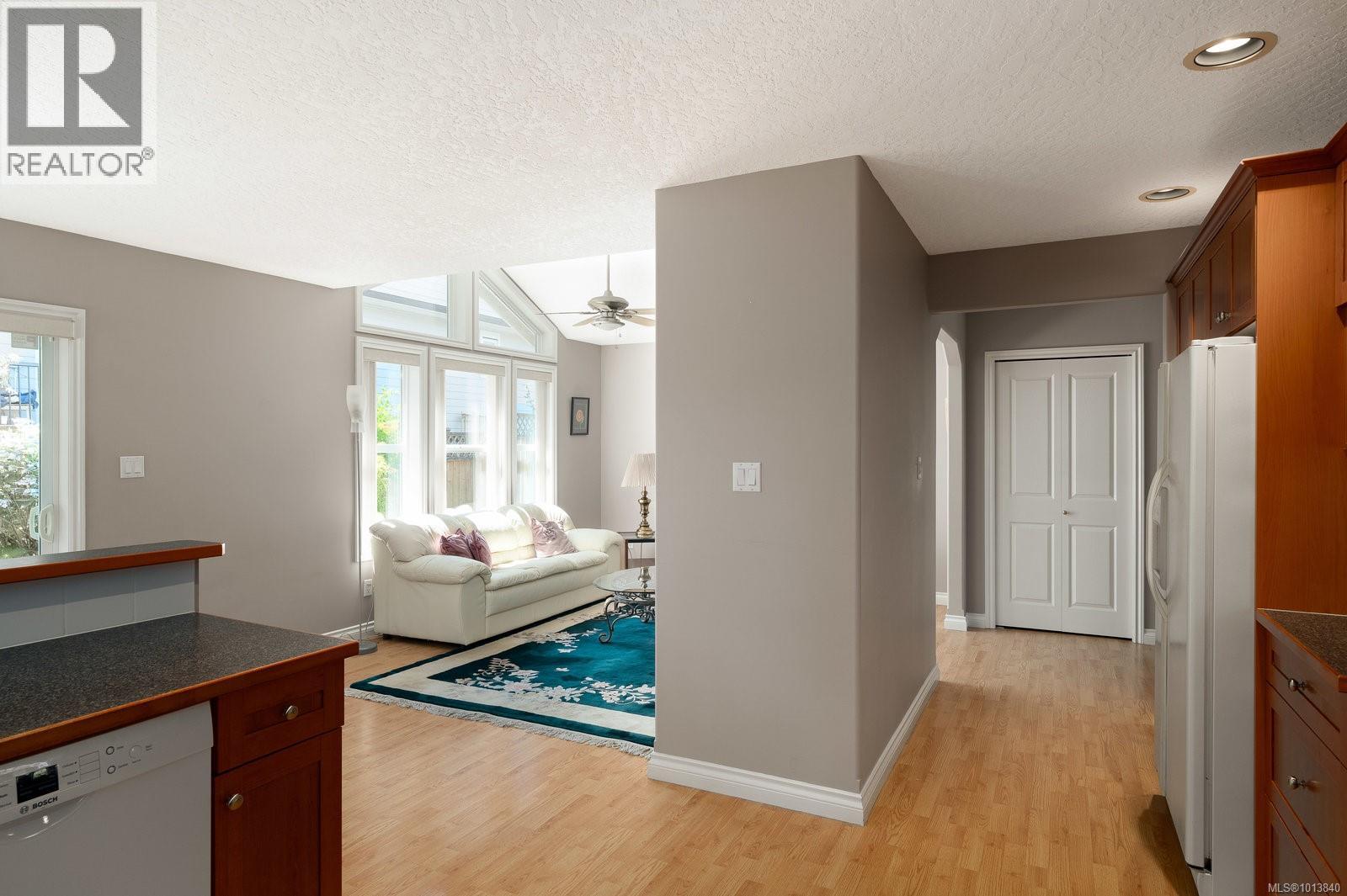 Single Family House for Sale in   Greenlea Dr Saanich 
