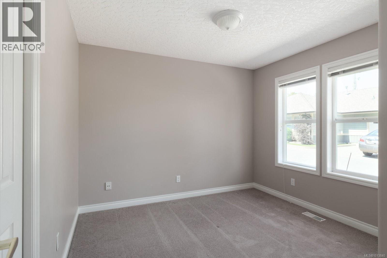 Single Family House for Sale in   Greenlea Dr Saanich 