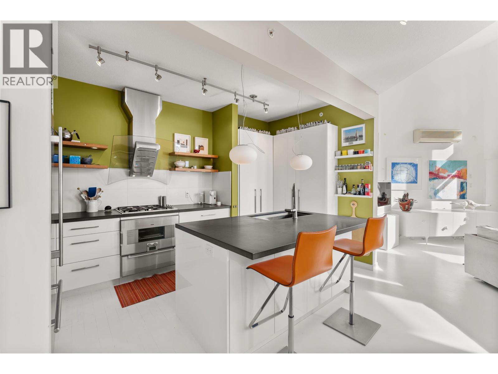 501 560 RAVEN WOODS DRIVE, North Vancouver