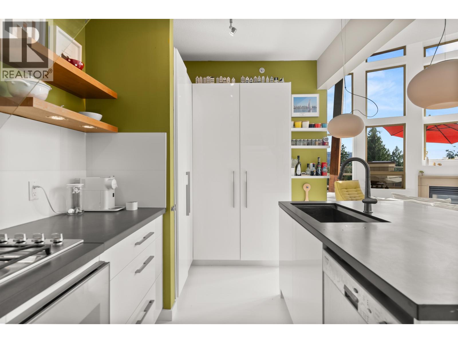 501 560 RAVEN WOODS DRIVE, North Vancouver