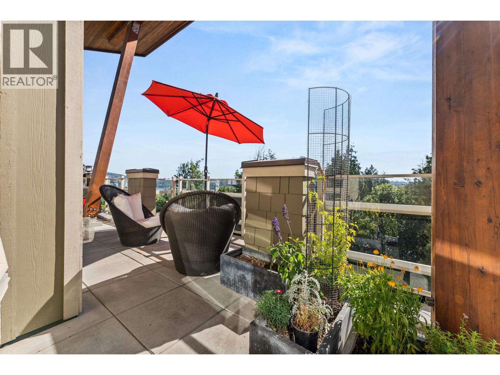 501 560 RAVEN WOODS DRIVE, North Vancouver