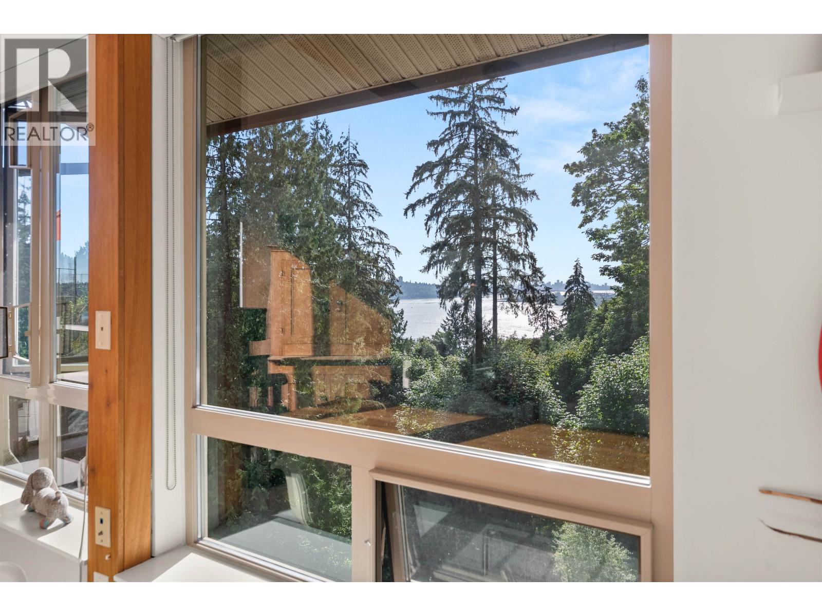 501 560 RAVEN WOODS DRIVE, North Vancouver