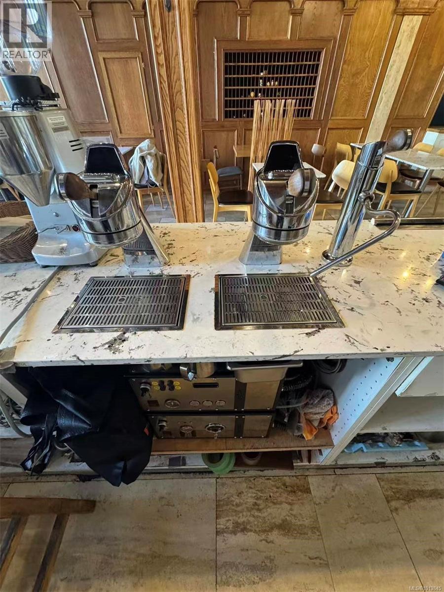 110 759 Yates St, Victoria