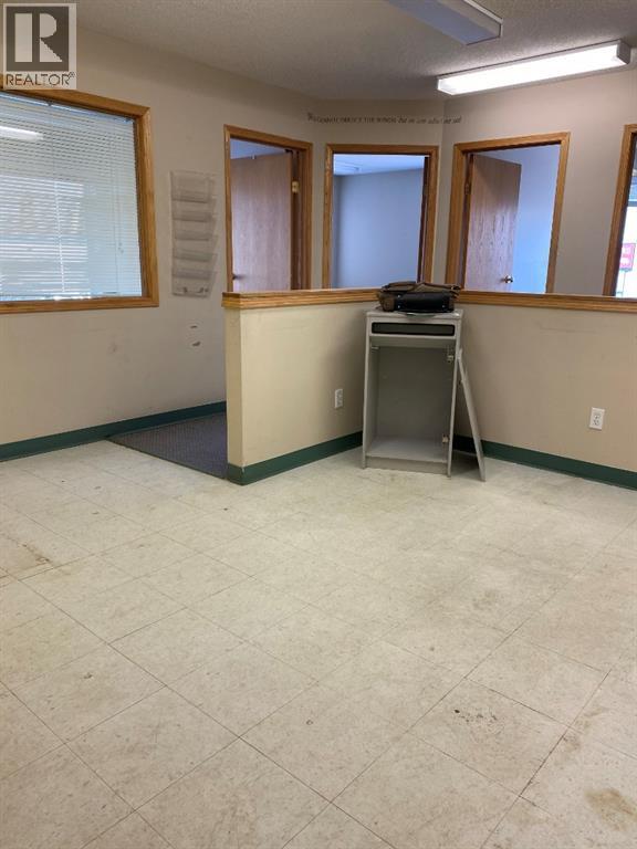 2B, 4213 42 Avenue - Photo 3 of 10, Whitecourt, Alberta