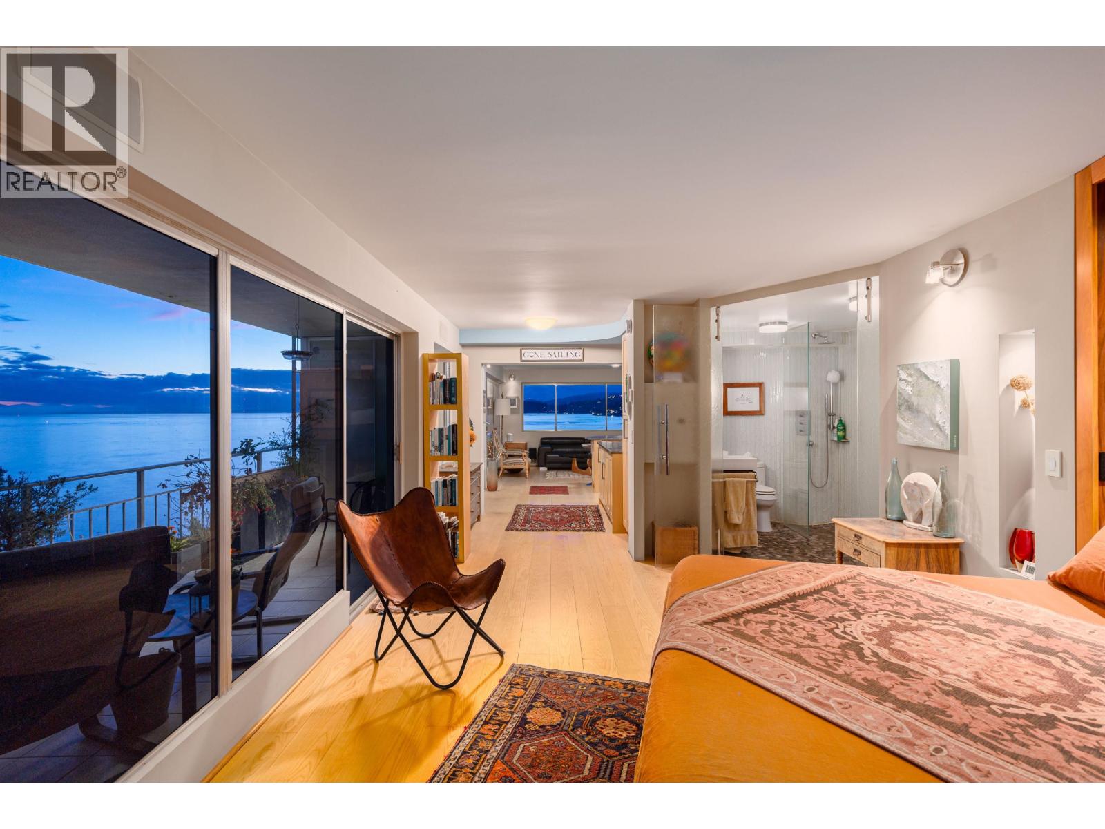 1001-02 150 24TH STREET, West Vancouver