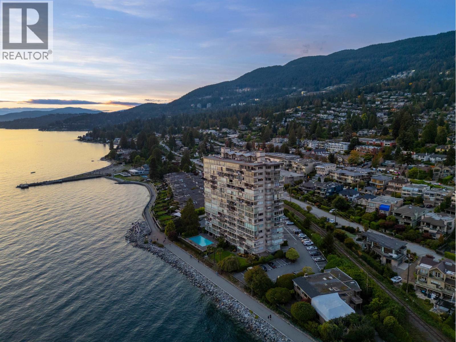 1001-02 150 24TH STREET, West Vancouver