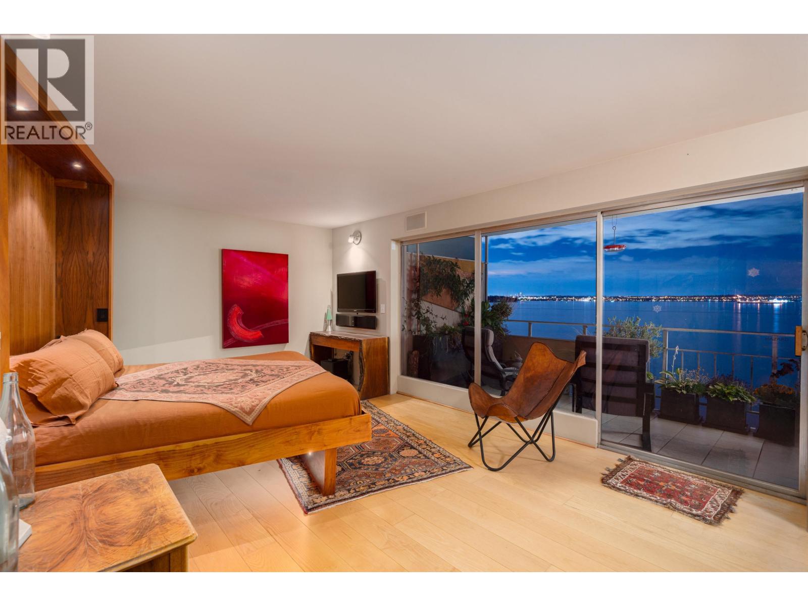 1001-02 150 24TH STREET, West Vancouver