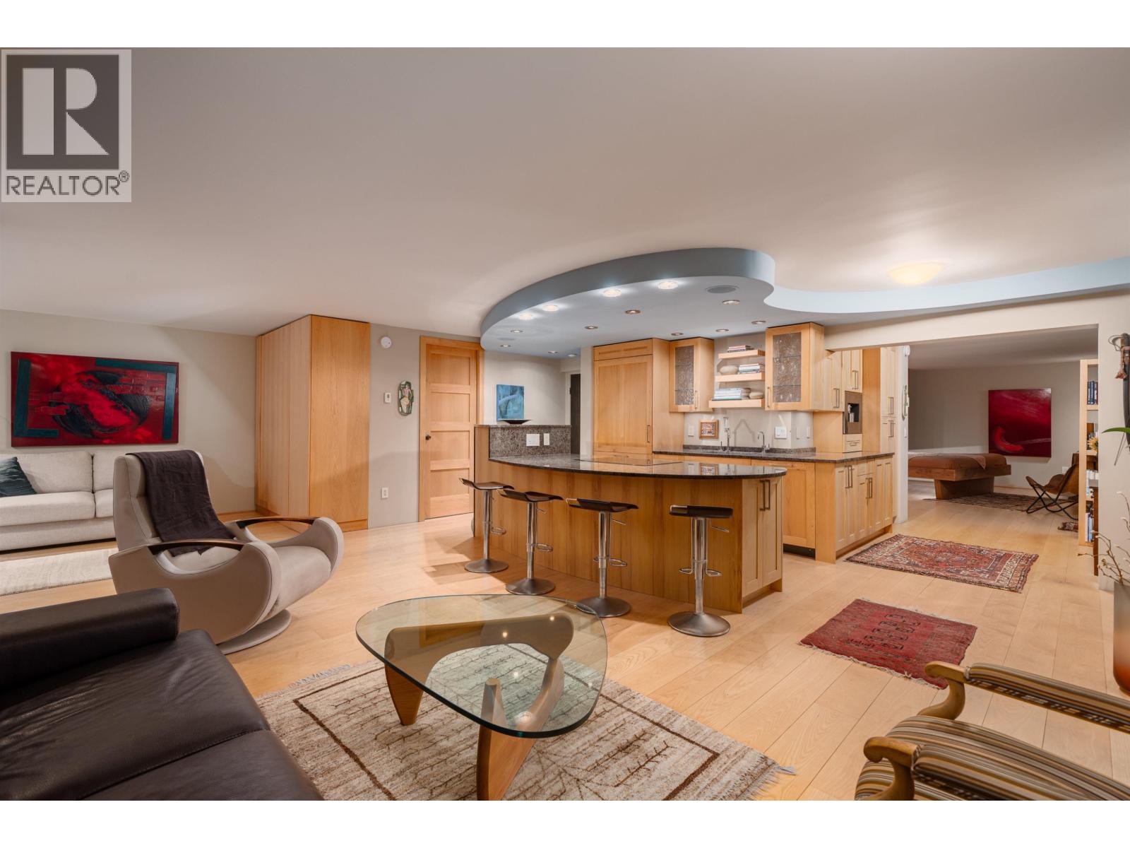 1001-02 150 24TH STREET, West Vancouver