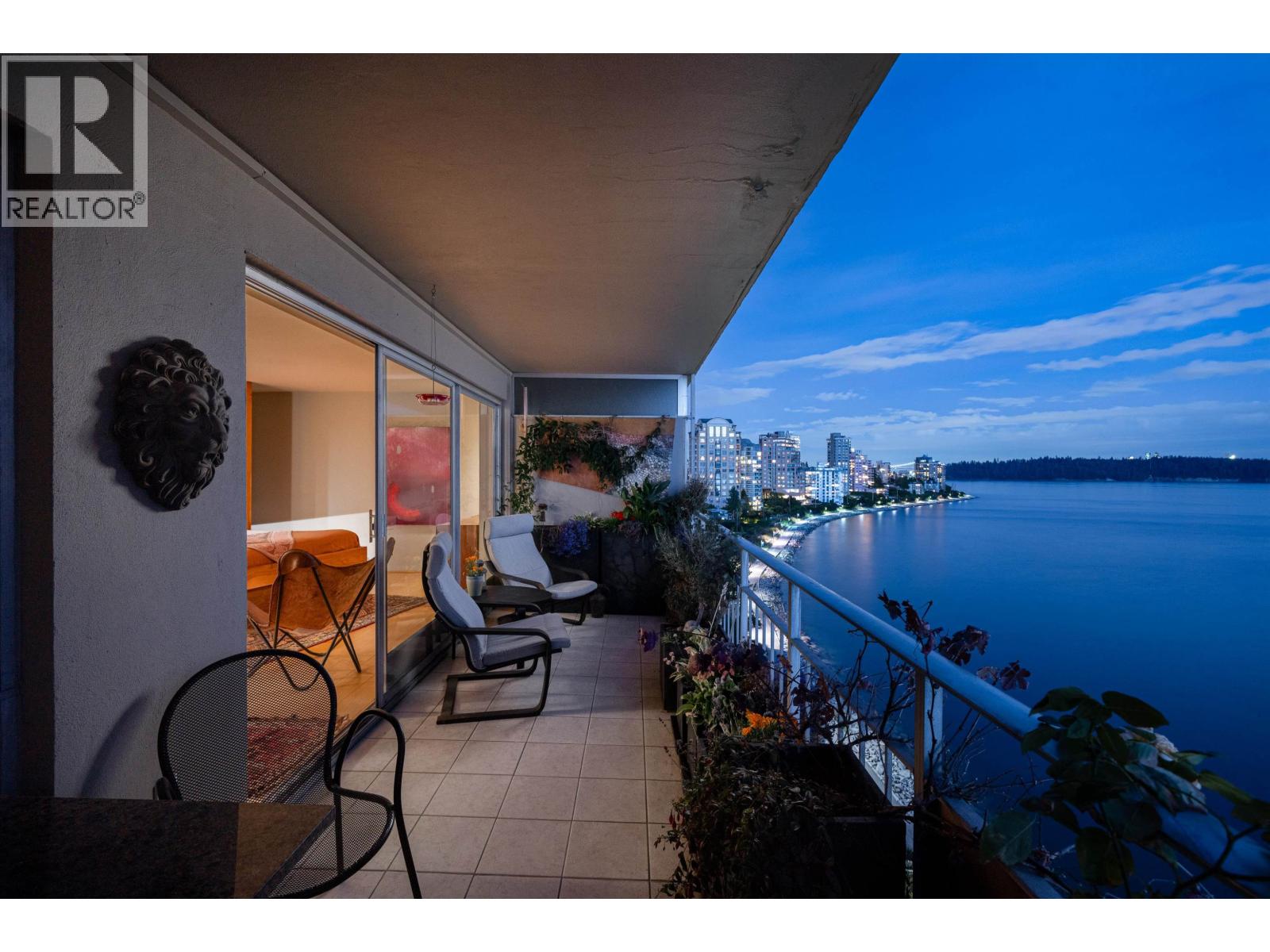 1001-02 150 24TH STREET, West Vancouver