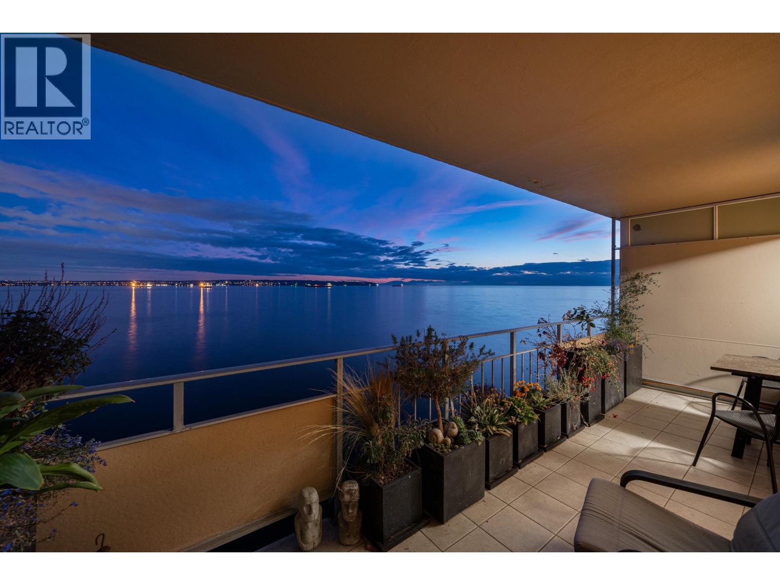 1001-02 150 24TH STREET, West Vancouver