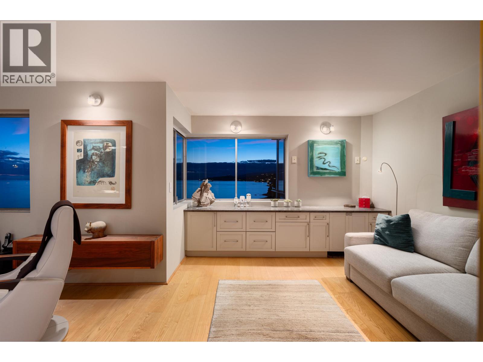 1001-02 150 24TH STREET, West Vancouver
