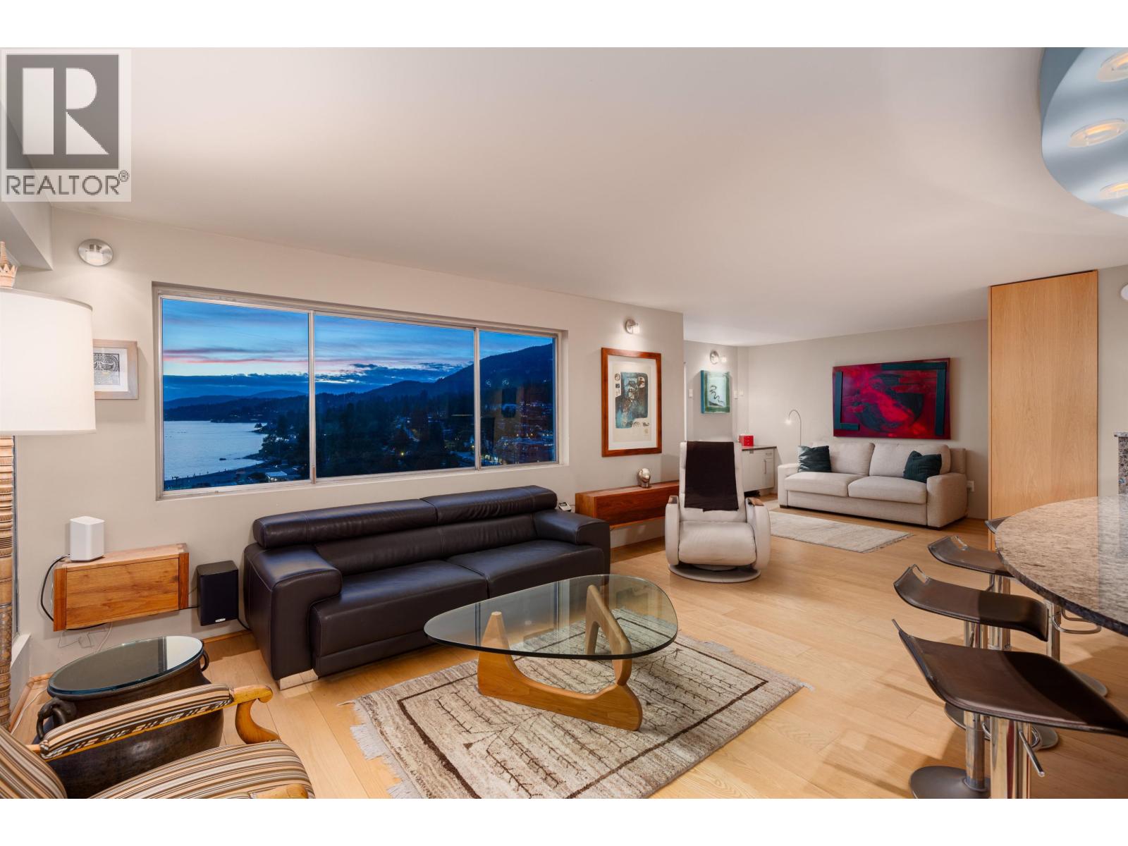 1001-02 150 24TH STREET, West Vancouver