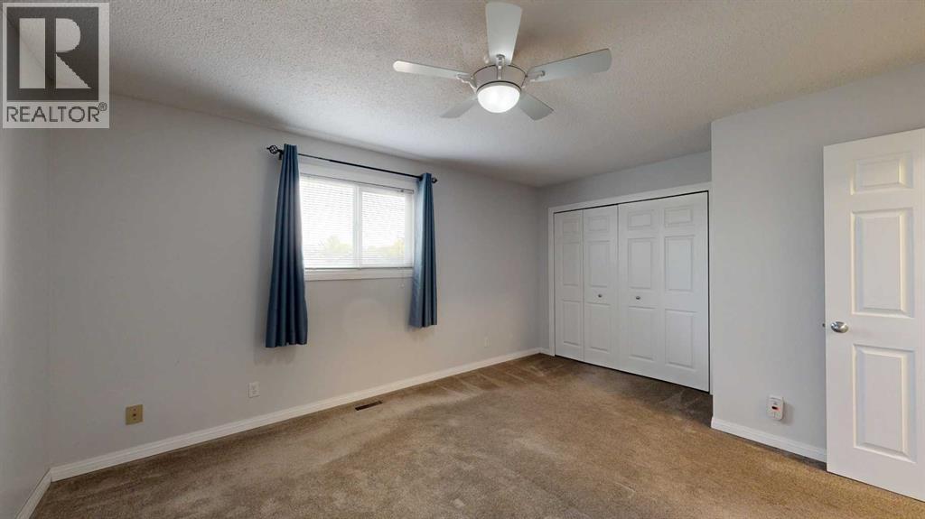 Single Family House Bungalow for Sale in   StreetClose Parkdale Stettler 