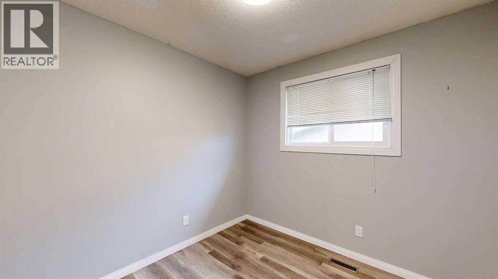 Single Family House Bungalow for Sale in   StreetClose Parkdale Stettler 