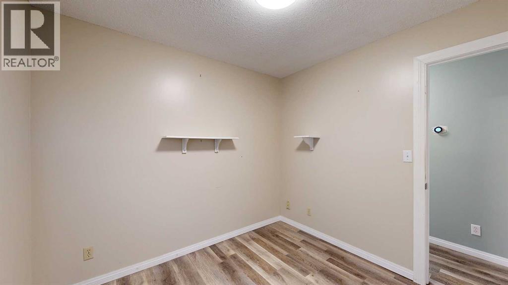 Single Family House Bungalow for Sale in   StreetClose Parkdale Stettler 
