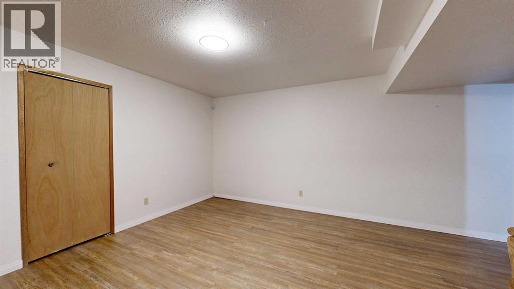 Single Family House Bungalow for Sale in   StreetClose Parkdale Stettler 