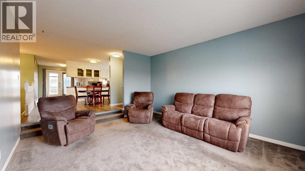 Single Family House Bungalow for Sale in   StreetClose Parkdale Stettler 