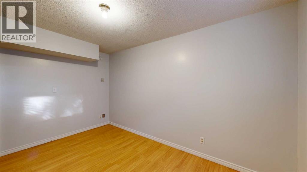 Single Family House Bungalow for Sale in   StreetClose Parkdale Stettler 
