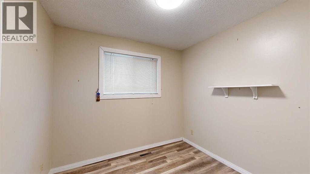 Single Family House Bungalow for Sale in   StreetClose Parkdale Stettler 
