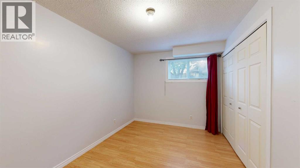 Single Family House Bungalow for Sale in   StreetClose Parkdale Stettler 