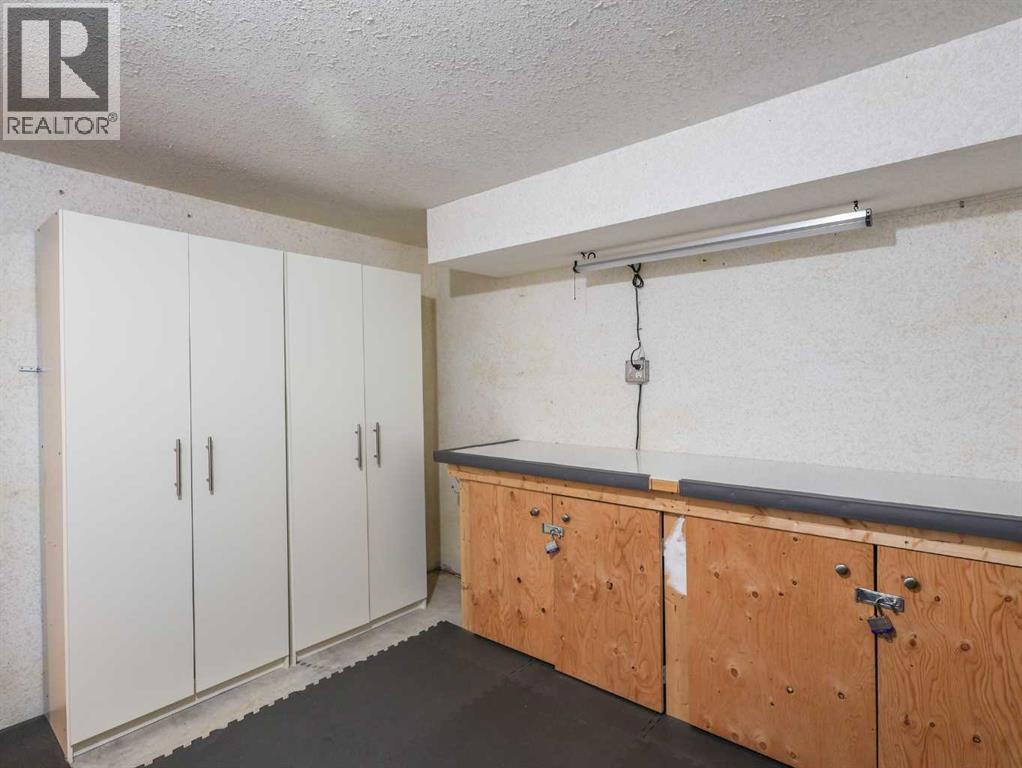 Single Family House Bungalow for Sale in   StreetClose Parkdale Stettler 