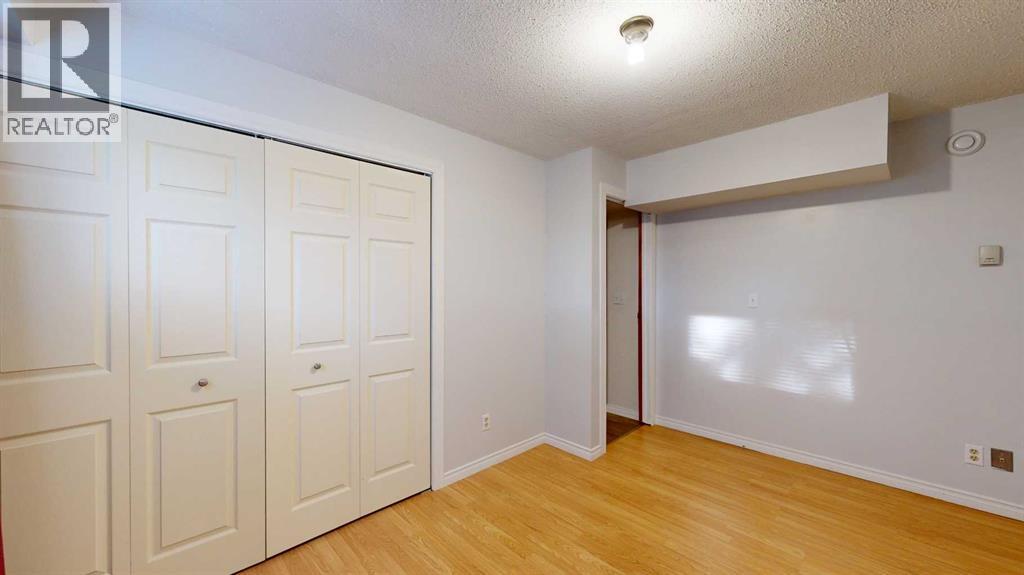 Single Family House Bungalow for Sale in   StreetClose Parkdale Stettler 