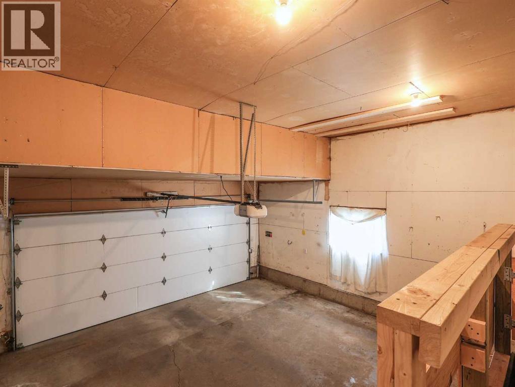Single Family House Bungalow for Sale in   StreetClose Parkdale Stettler 