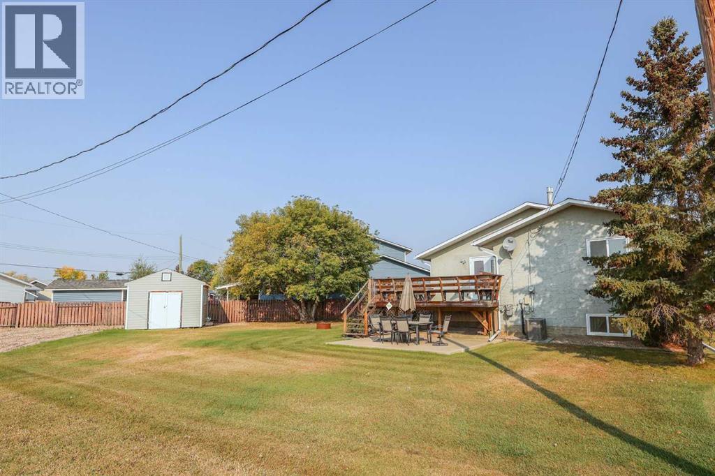 Single Family House Bungalow for Sale in   StreetClose Parkdale Stettler 