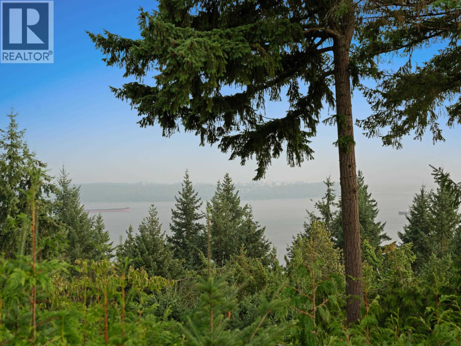 4514 WOODGREEN DRIVE, West Vancouver