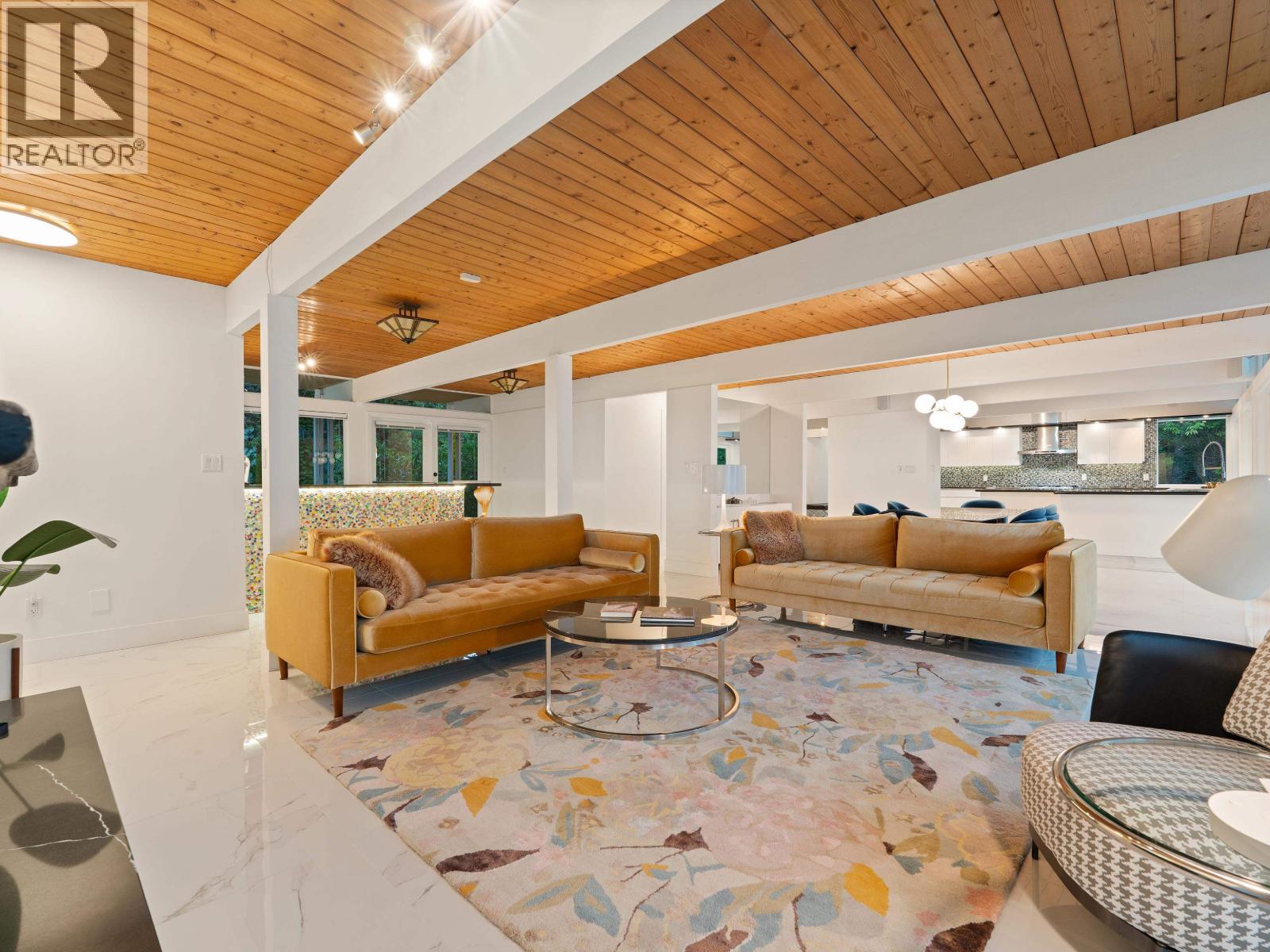 4514 WOODGREEN DRIVE, West Vancouver