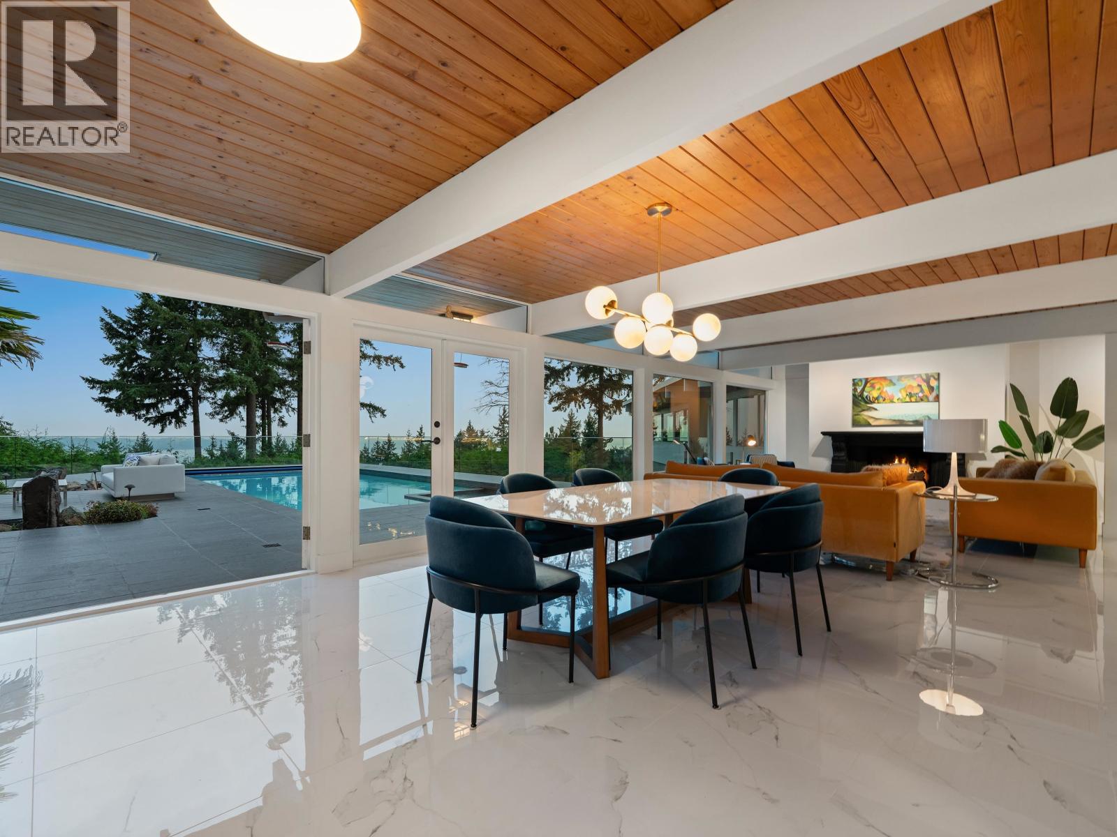 4514 WOODGREEN DRIVE, West Vancouver