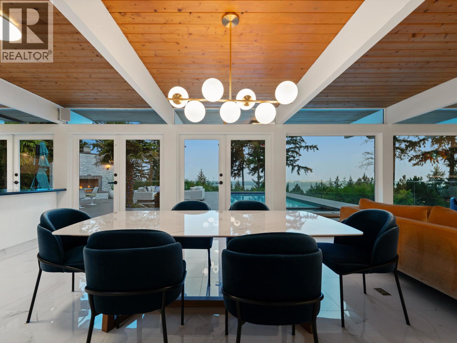 4514 WOODGREEN DRIVE, West Vancouver