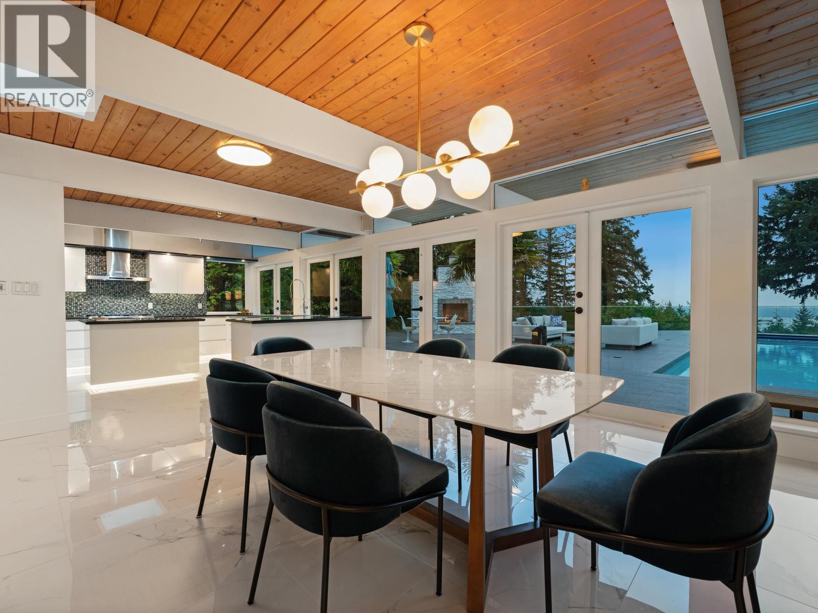 4514 WOODGREEN DRIVE, West Vancouver