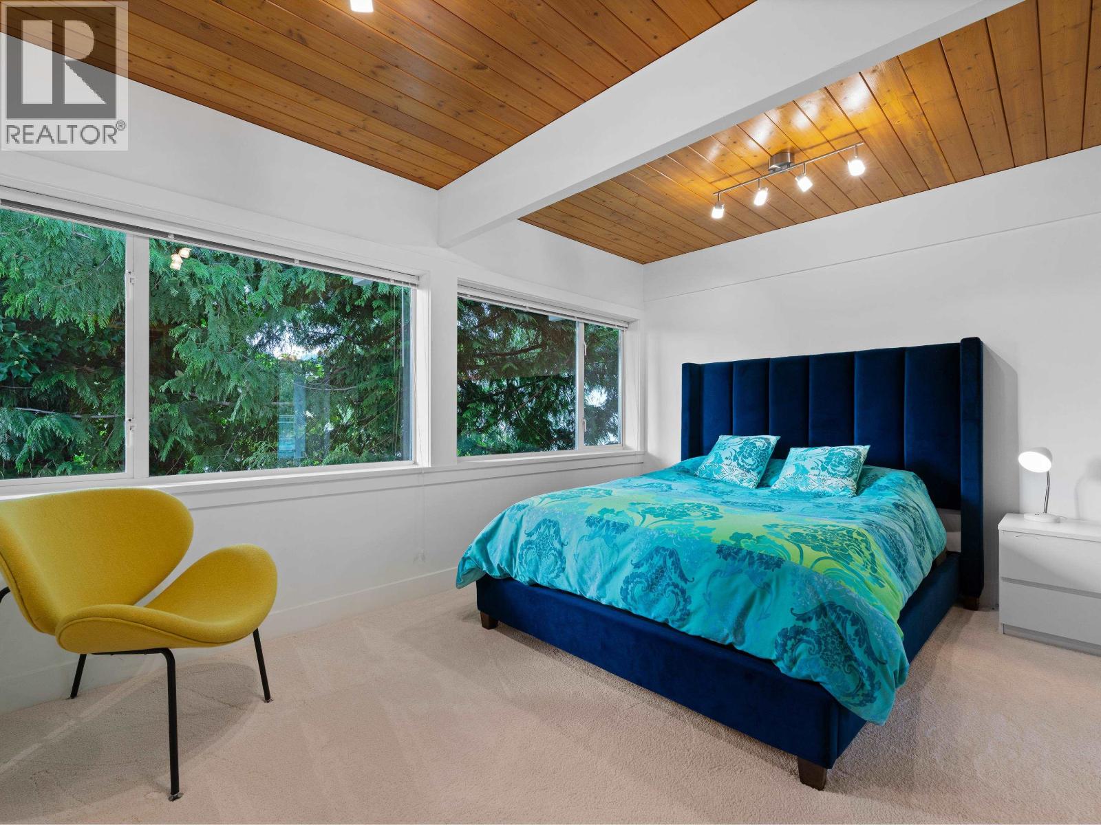 4514 WOODGREEN DRIVE, West Vancouver