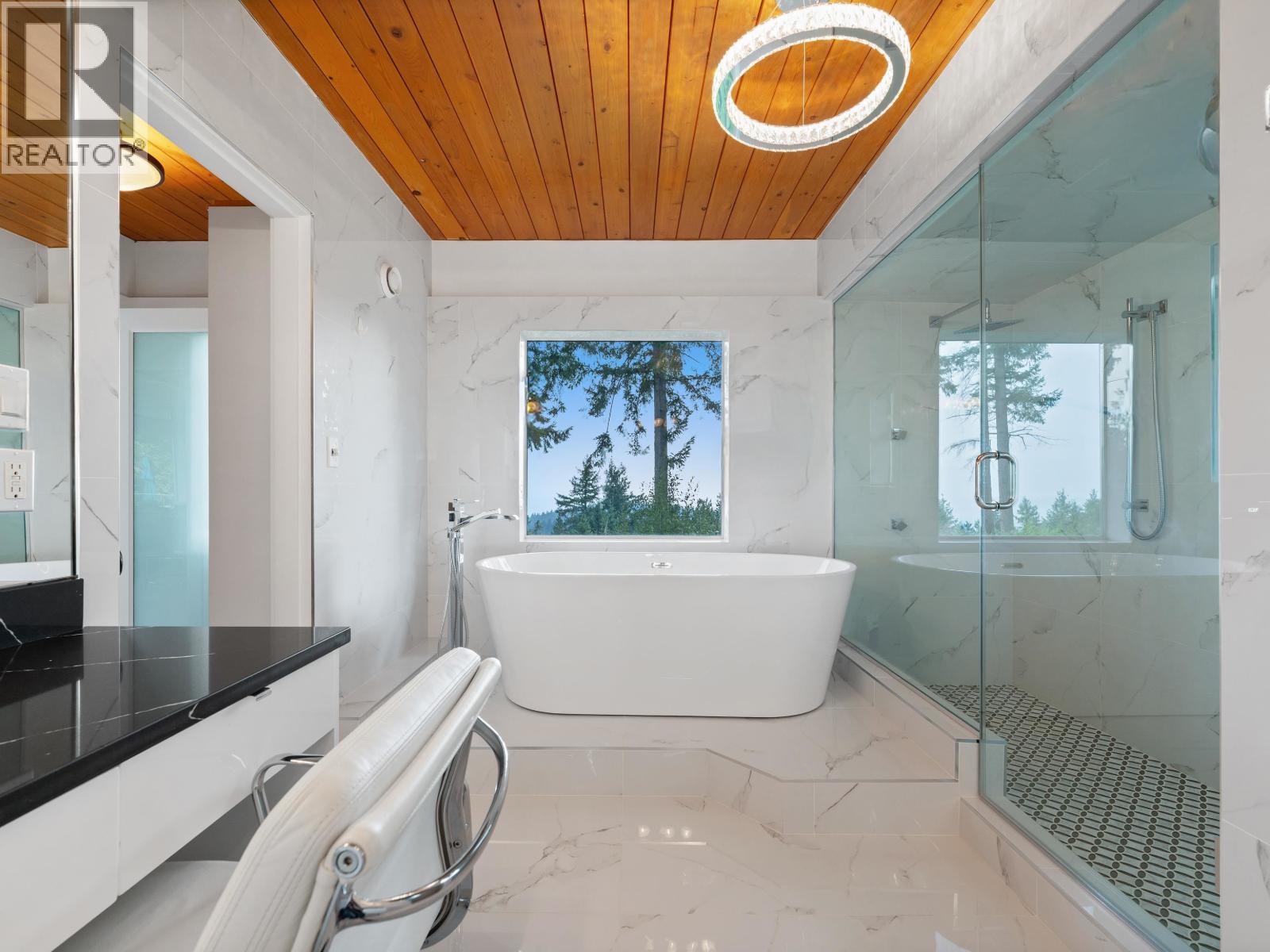 4514 WOODGREEN DRIVE, West Vancouver