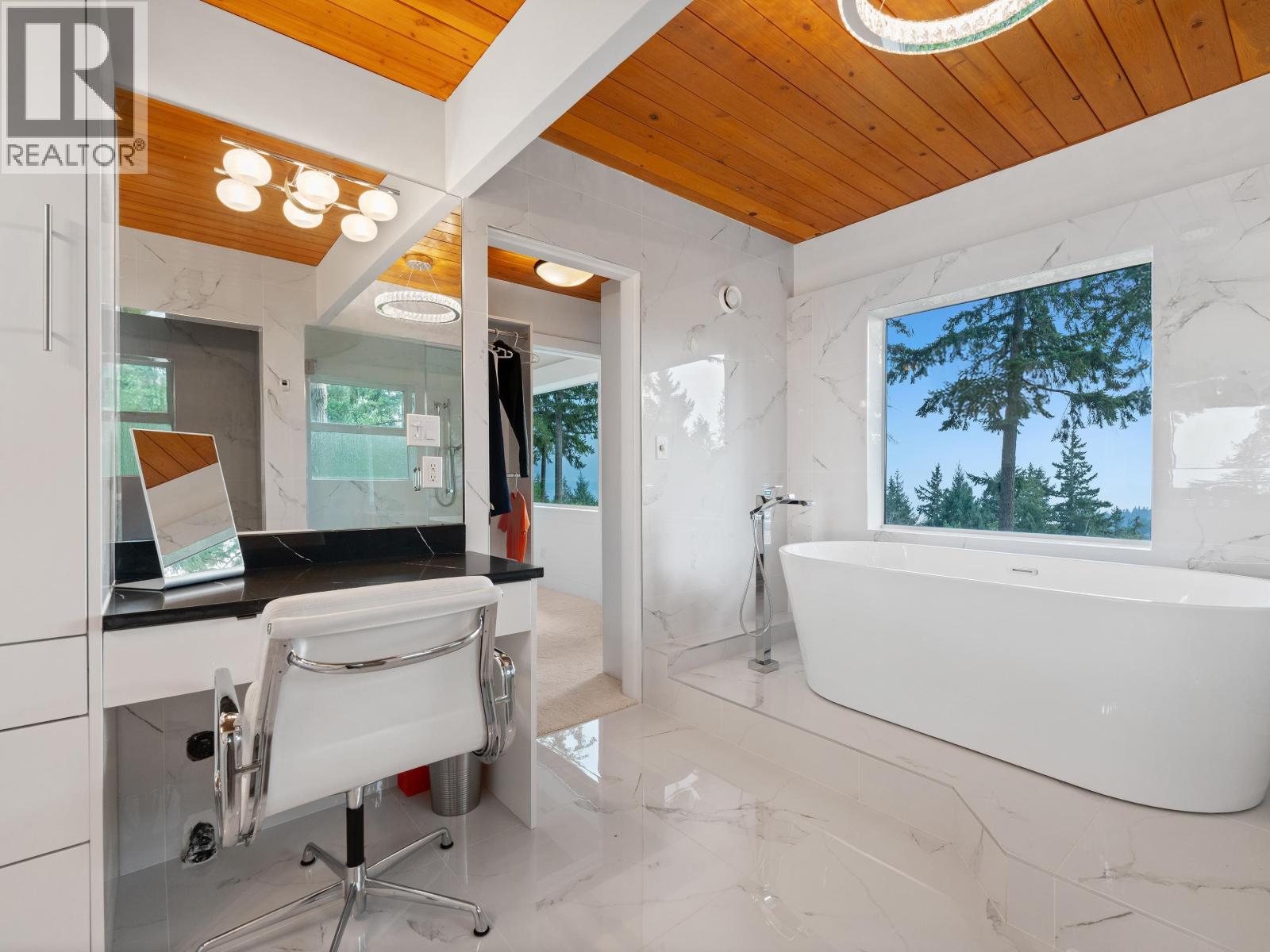 4514 WOODGREEN DRIVE, West Vancouver