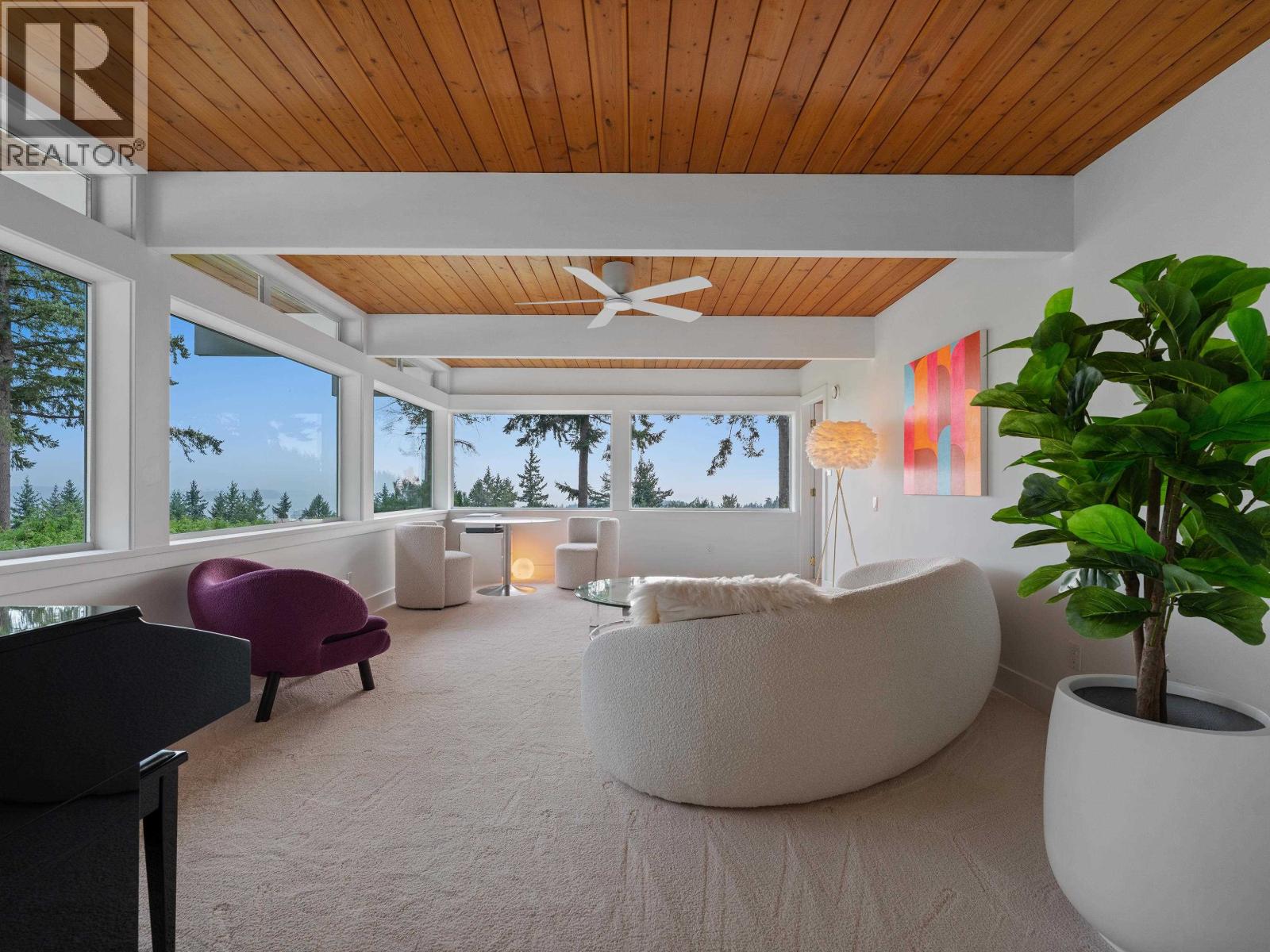 4514 WOODGREEN DRIVE, West Vancouver