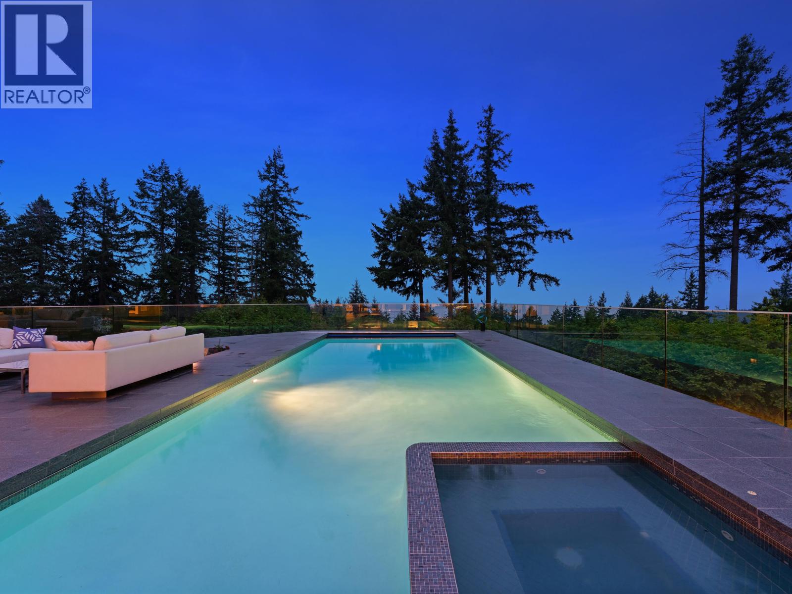 4514 WOODGREEN DRIVE, West Vancouver