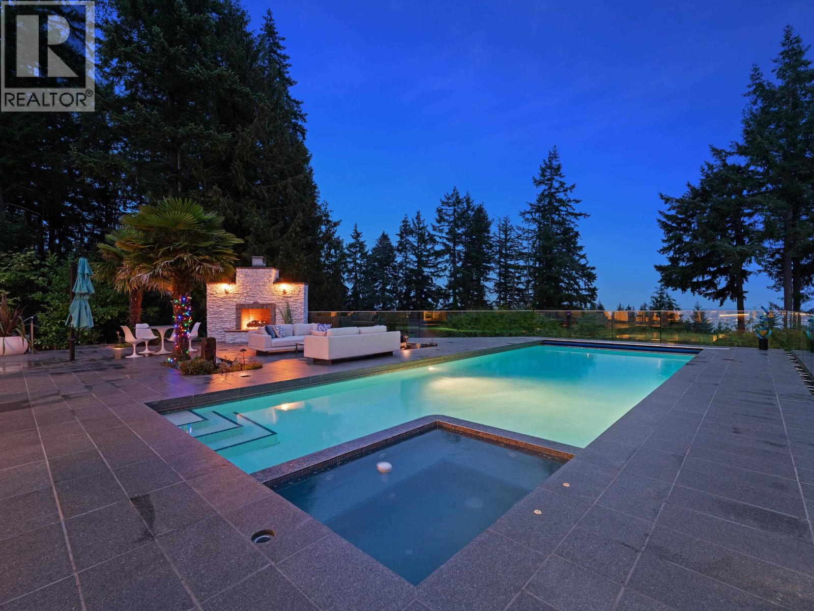 4514 WOODGREEN DRIVE, West Vancouver