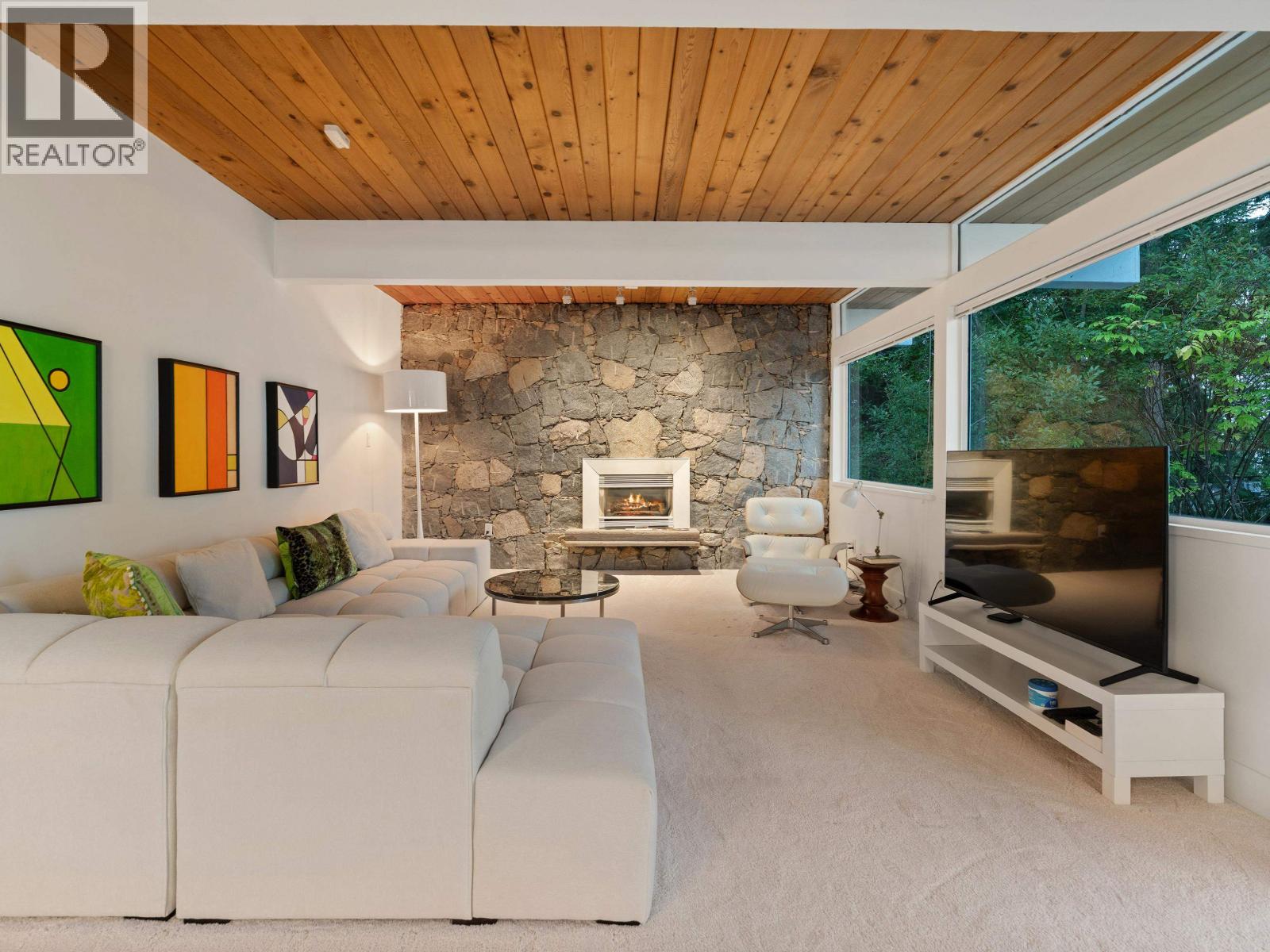 4514 WOODGREEN DRIVE, West Vancouver