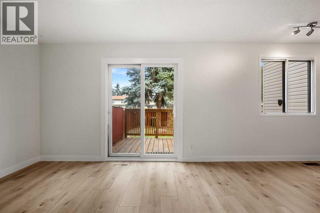 Single Family House for Sale in  Rundlehorn Drive NE Pineridge Calgary 