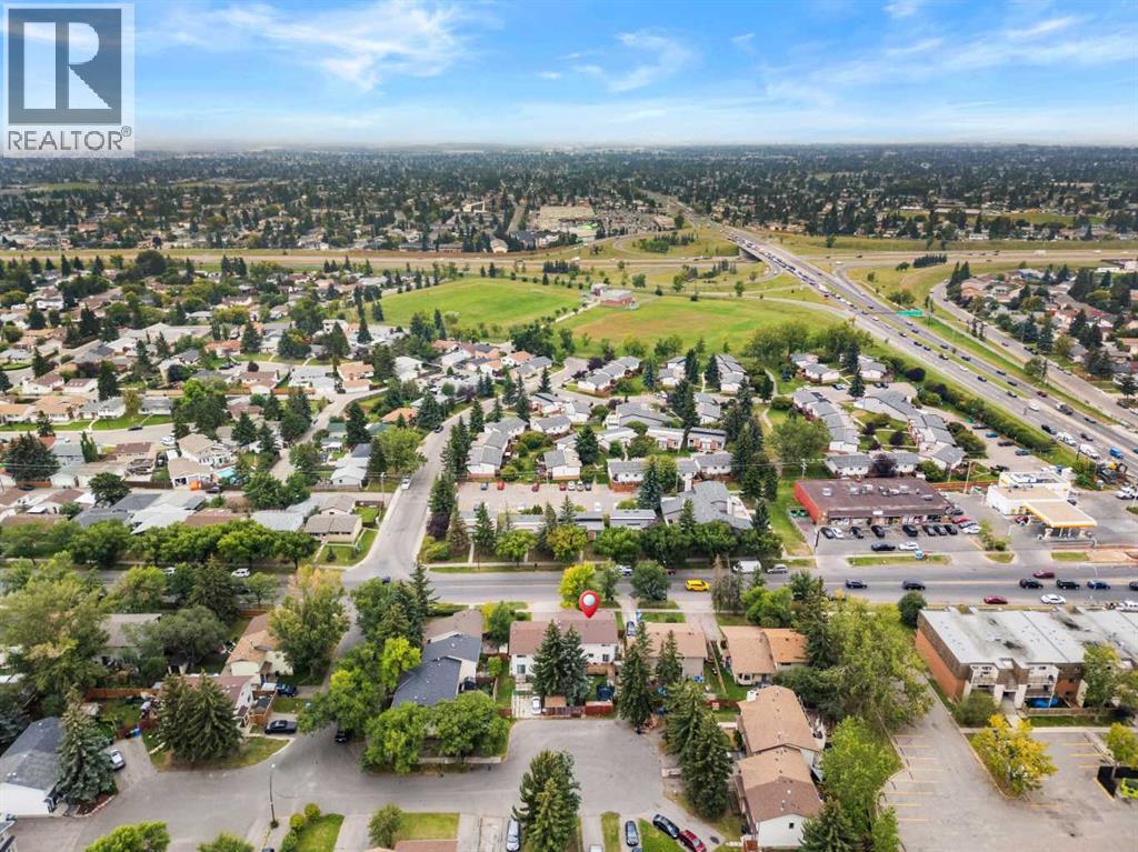 Single Family House for Sale in  Rundlehorn Drive NE Pineridge Calgary 