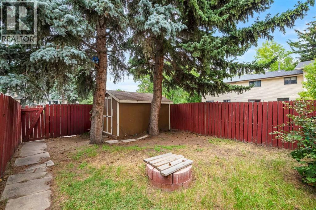 Single Family House for Sale in  Rundlehorn Drive NE Pineridge Calgary 